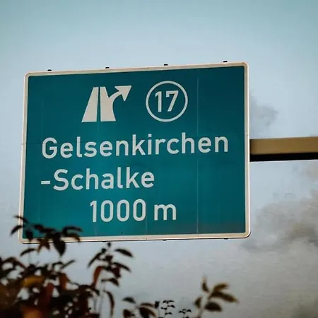 Domblick 1 I Zentral I Parkplatz I Naehe Veltins-arena 겔젠키르헨